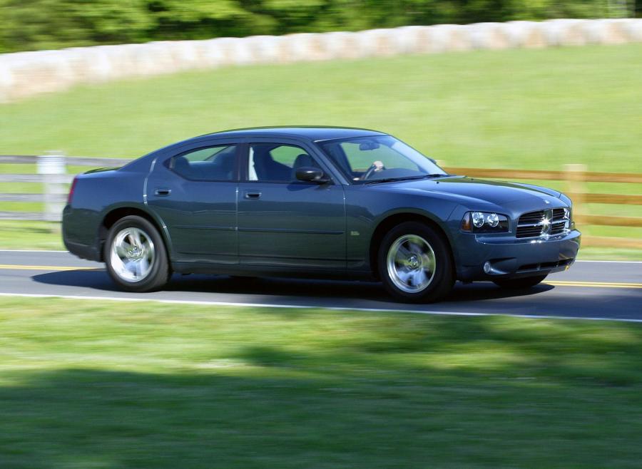  Dodge Charger 2005 года  (фото 4 из 18)